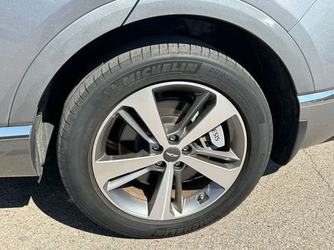 Used 2023 Genesis GV80 2.5T w/ Prestige 20" Package image 8