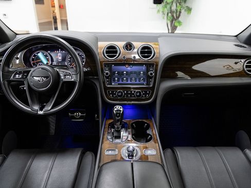 Used 2018 Bentley Bentayga AWD/4WD image 5