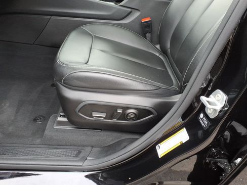 Used 2023 Jeep Grand Cherokee 4WD 4xe image 11