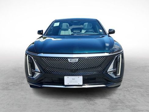 Used 2024 Cadillac Lyriq Luxury AWD/4WD image 2