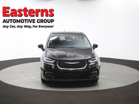 Used 2023 Chrysler Pacifica Touring-L FWD image 54