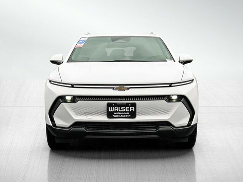 New 2026 Chevrolet Equinox EV LT image 2