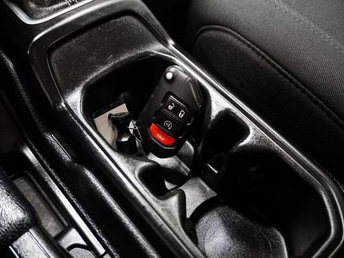 Used 2021 Jeep Wrangler Unlimited Sahara image 31