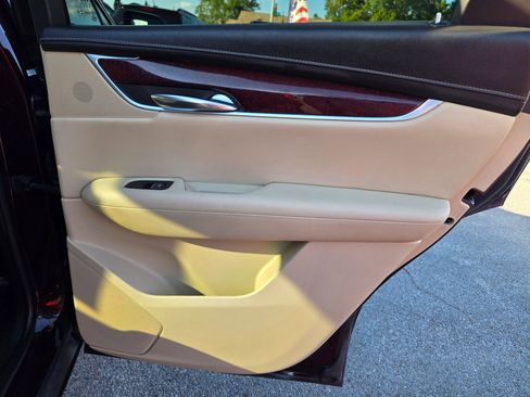 Used 2017 Cadillac XT5 Luxury image 62