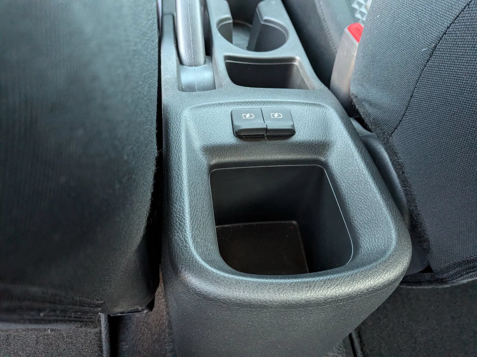 Used 2024 Nissan Versa S FWD image 33