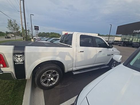 Used 2017 RAM 1500 Laramie w/ Convenience Group AWD/4WD image 3