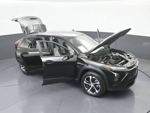 Used 2025 Chevrolet Trax RS w/ Driver Confidence Package FWD image 65