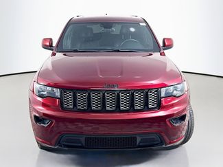 Used 2017 Jeep Grand Cherokee Altitude video 2