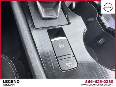 Used 2023 Nissan Rogue SV image 29