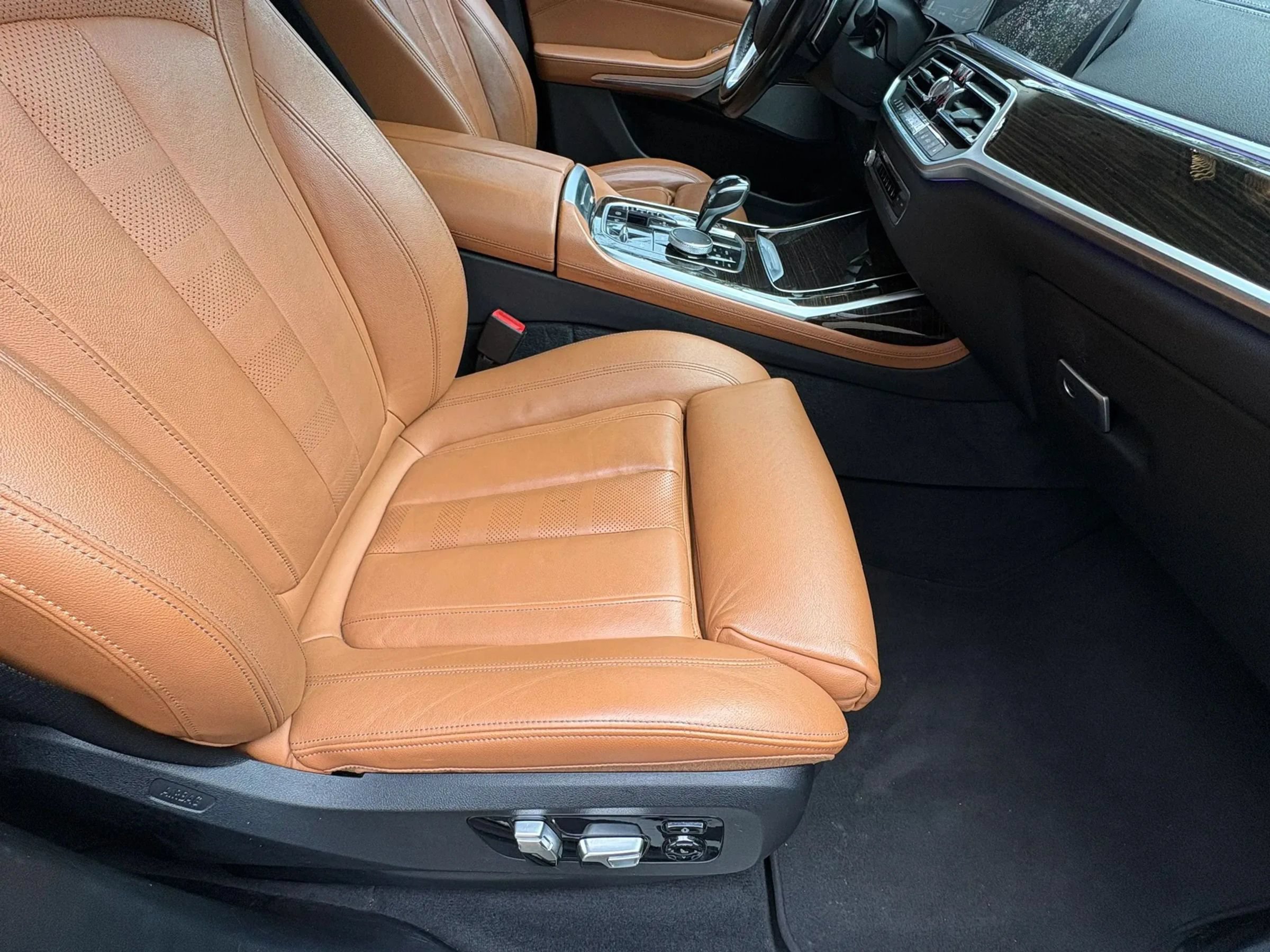 Used 2019 BMW X7 xDrive50i w/ Premium Package AWD/4WD image 8