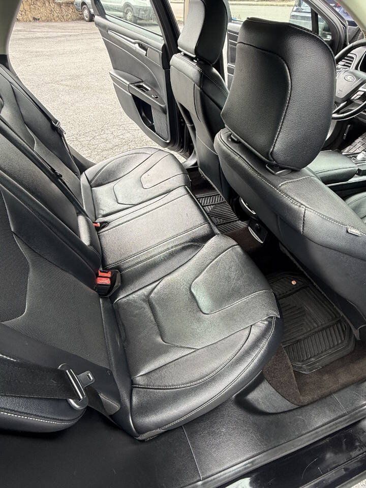 Used 2020 Ford Fusion Titanium FWD image 10