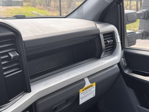 New 2025 Ford F350 XL w/ XL Chrome Package image 18