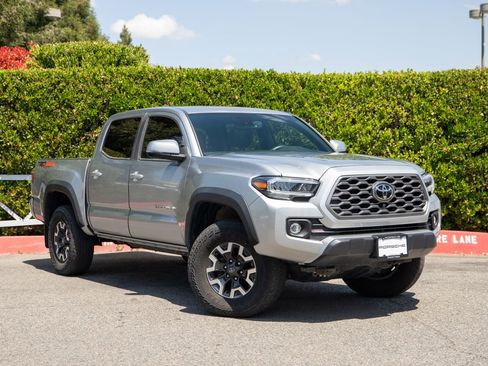 Used 2023 Toyota Tacoma TRD Off-Road w/ TRD Premium Off Road Package AWD/4WD image 1