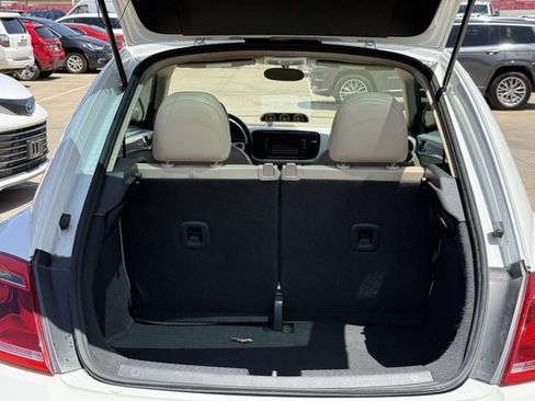 Used 2015 Volkswagen Beetle TDI FWD image 28