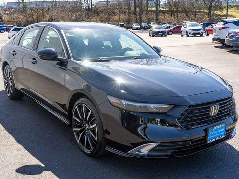 New 2026 Honda Accord Touring image 4