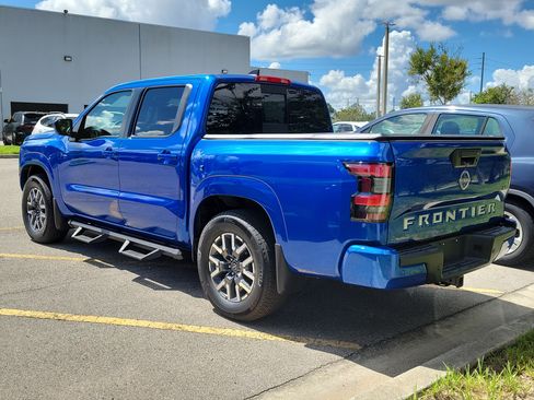 Certified 2024 Nissan Frontier SL w/ Technology Package RWD image 4