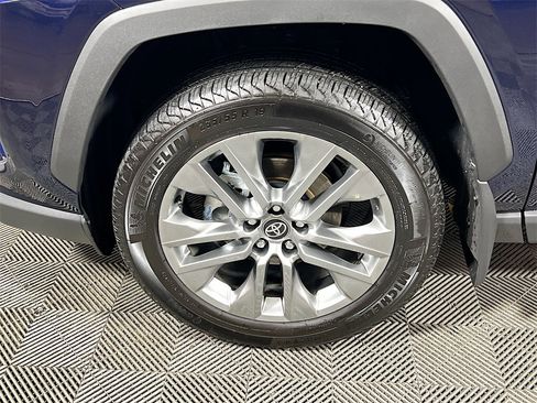 Used 2025 Toyota RAV4 Limited image 29