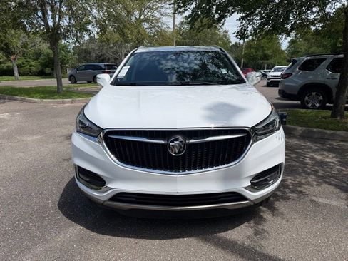 Used 2021 Buick Enclave Essence w/ Sound and Sites Package FWD image 2