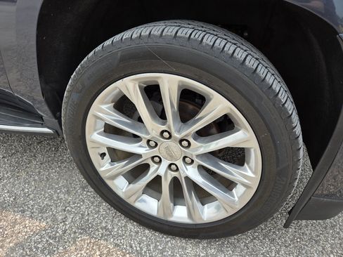 Used 2019 Cadillac Escalade ESV Luxury AWD/4WD image 13