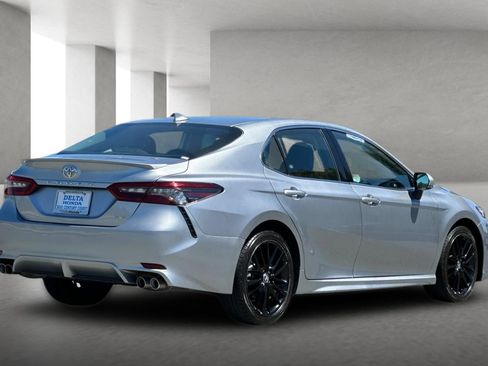 Used 2024 Toyota Camry XSE FWD image 4