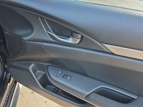 Used 2017 Honda Civic Sport image 21