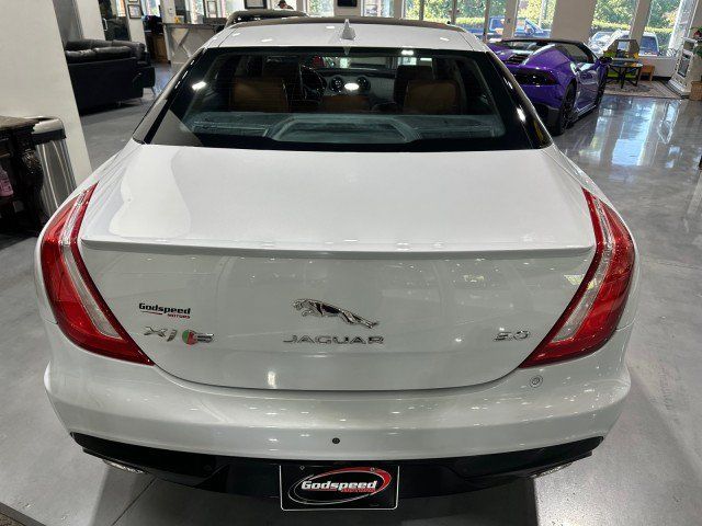 Used 2016 Jaguar XJ R-Sport RWD image 31