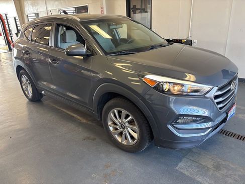 Used 2016 Hyundai Tucson SE w/ Option Group 12 AWD/4WD image 10