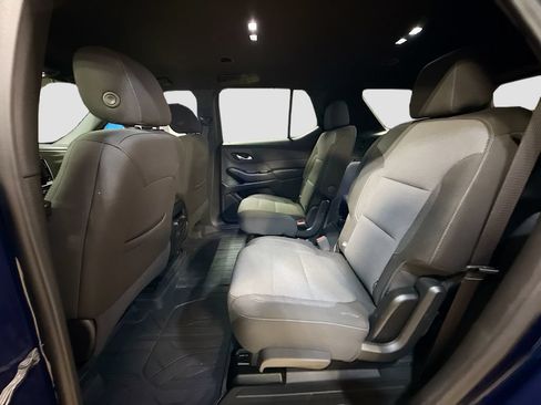 Used 2023 Chevrolet Traverse LT w/ Rear Camera Mirror Package AWD/4WD image 24