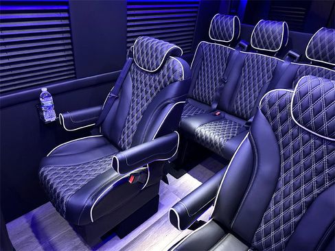 Used 2023 Mercedes-Benz Sprinter 3500 w/ Parking Package image 15