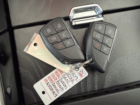 Used 2022 GMC Yukon Denali AWD/4WD image 44