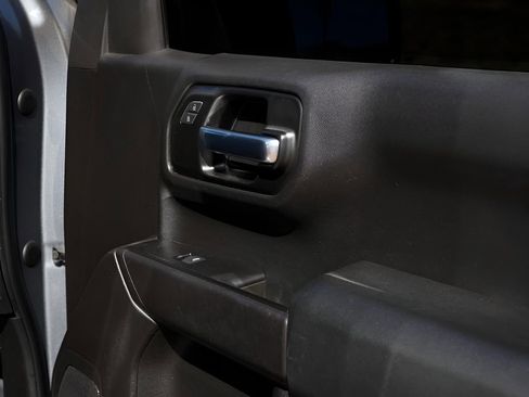 Used 2020 Chevrolet Silverado 1500 Custom w/ Custom Value Package image 32