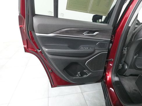 Used 2024 Jeep Grand Cherokee Limited 4xe AWD/4WD image 23