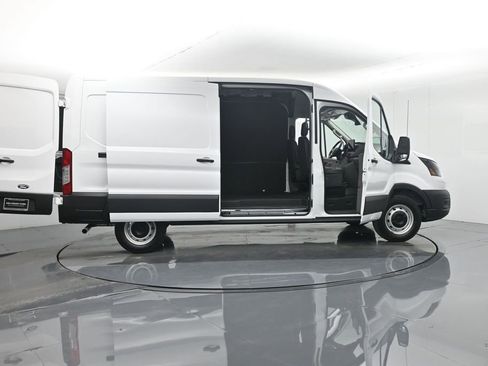 New 2026 Ford Transit 250 148 Medium Roof w/ Load Area Protection Package RWD image 4