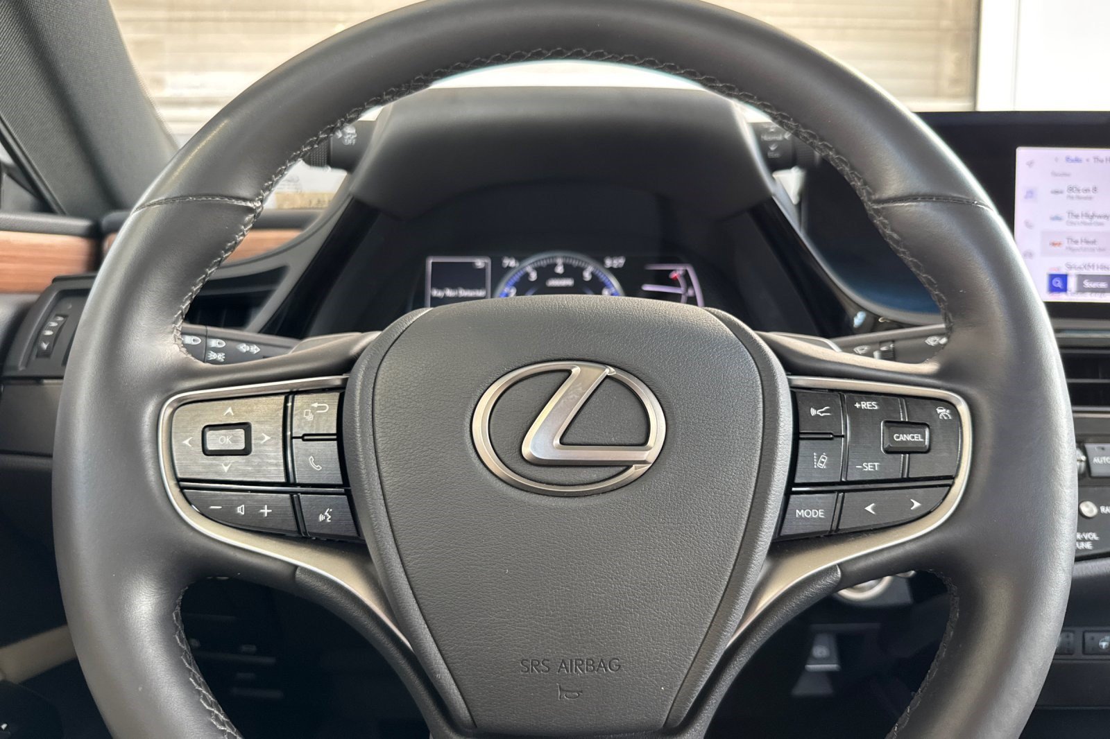 Certified 2023 Lexus ES 350 w/ Premium Package FWD image 28