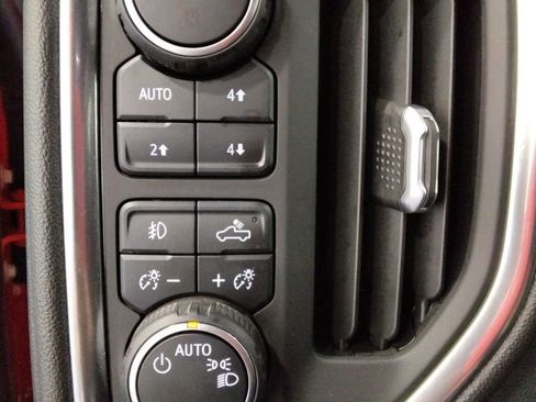 Used 2020 Chevrolet Silverado 1500 LT Trail Boss image 18