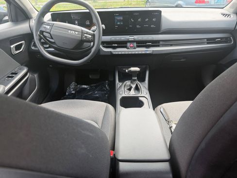 Used 2025 Kia K4 FWD image 40
