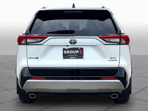 Used 2023 Toyota RAV4 XSE AWD/4WD image 5