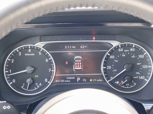 Used 2024 Nissan Pathfinder SV FWD image 23