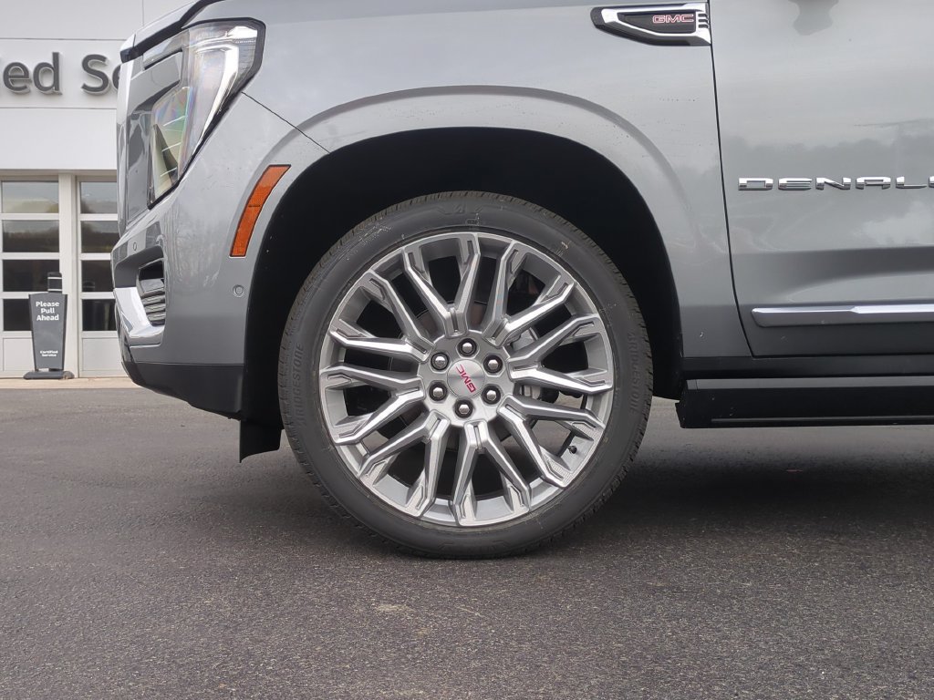 New 2026 GMC Yukon XL Denali w/ Denali Reserve Package AWD/4WD image 16