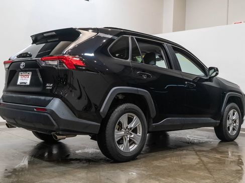 Used 2024 Toyota RAV4 XLE AWD/4WD image 9