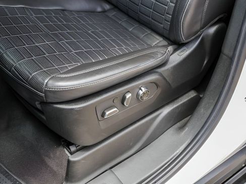 Used 2023 Cadillac Escalade Sport Platinum AWD/4WD image 8