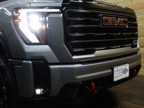 Used 2025 GMC Sierra 2500 AT4 w/ AT4 Preferred Package AWD/4WD image 19