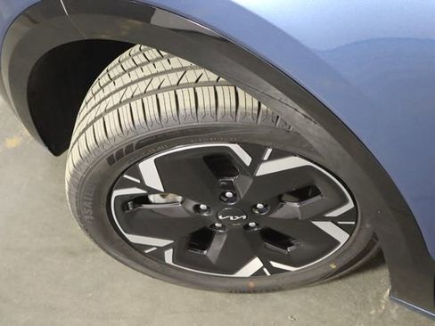 Certified 2023 Kia Niro Wind w/ Wind Preserve Package FWD image 43
