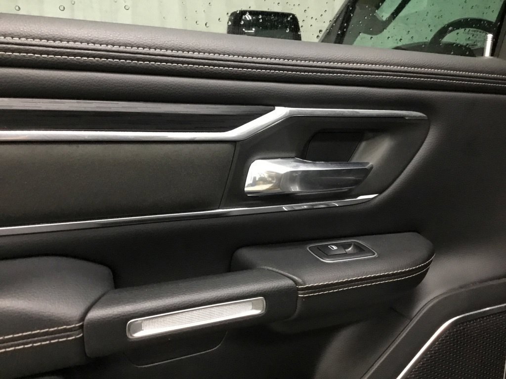 Used 2023 RAM 1500 Laramie AWD/4WD image 13