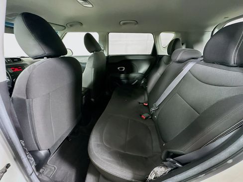Used 2016 Kia Soul FWD image 24
