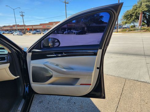 Used 2019 Genesis G90 5.0 Ultimate image 14