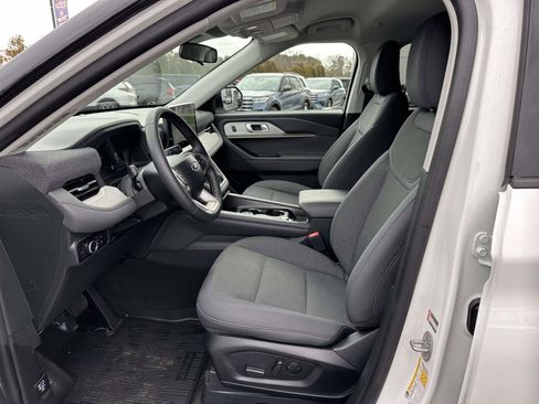 Used 2025 Ford Explorer Active image 12