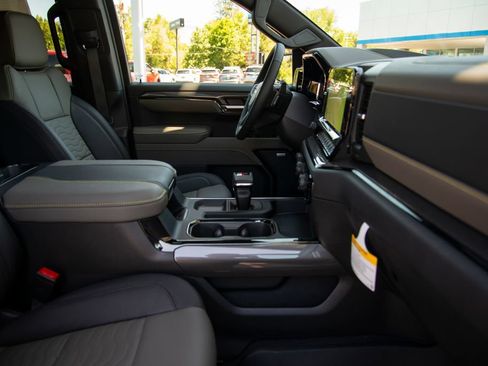 New 2026 Chevrolet Silverado 1500 ZR2 w/ Dark Appearance Package AWD/4WD image 18