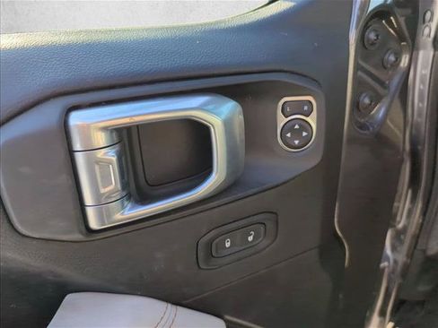 Used 2021 Jeep Wrangler Unlimited Sahara AWD/4WD image 11