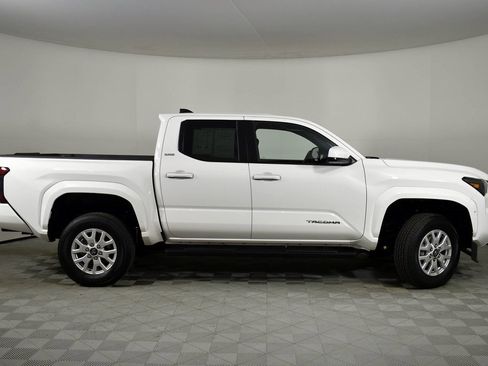 Certified 2025 Toyota Tacoma SR5 image 3